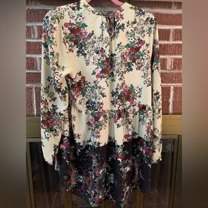 DR2 - Long Floral Oversized Blouse - L